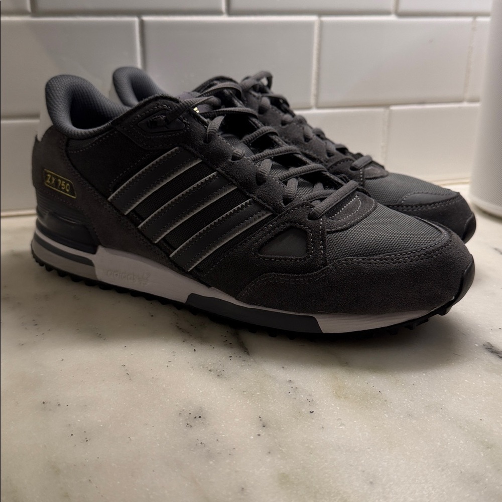 Adidas ZX 750 Dark Gray Sneakers